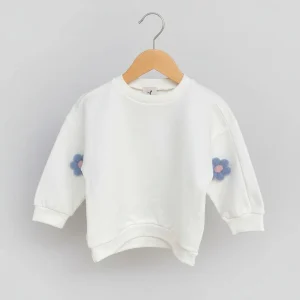 Felpa bianca per bambina con fiori applicati – morbida e casual
